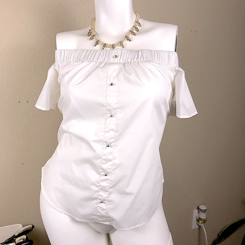 Seven Sisters NWOT Off Shoulder Button Blouse Top